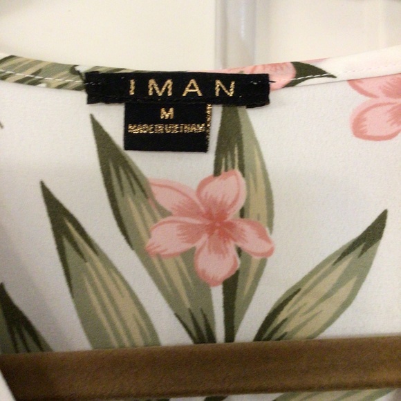 Beautiful, airy Iman floral top, size medium. Never worn. - Picture 2 of 4
